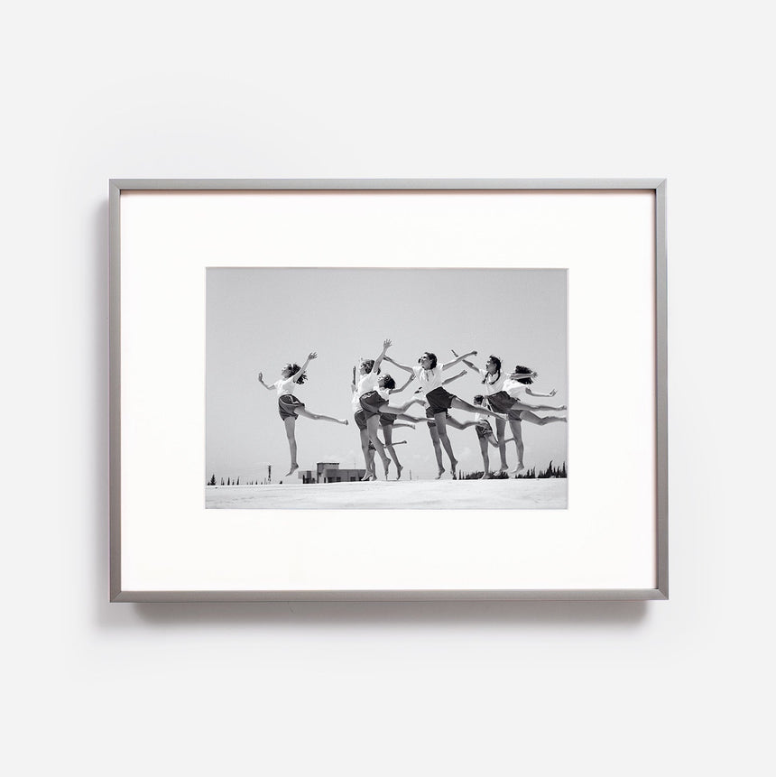 Dancing girls