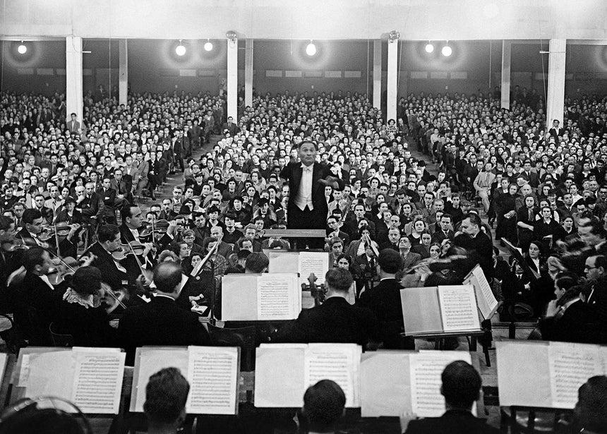 Michael Taube Conducting the Israeli Philharmonic Orchestra