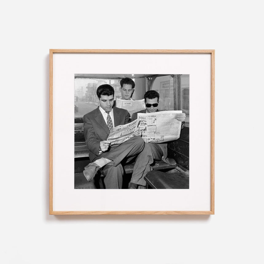 The newspaper readers