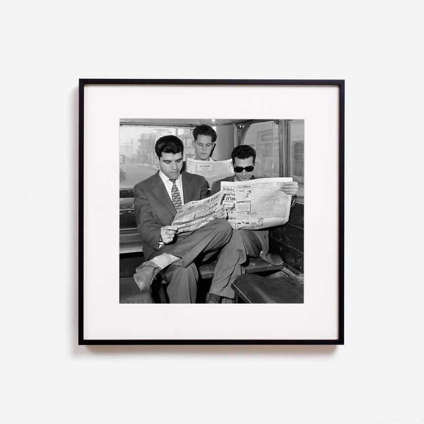 The newspaper readers