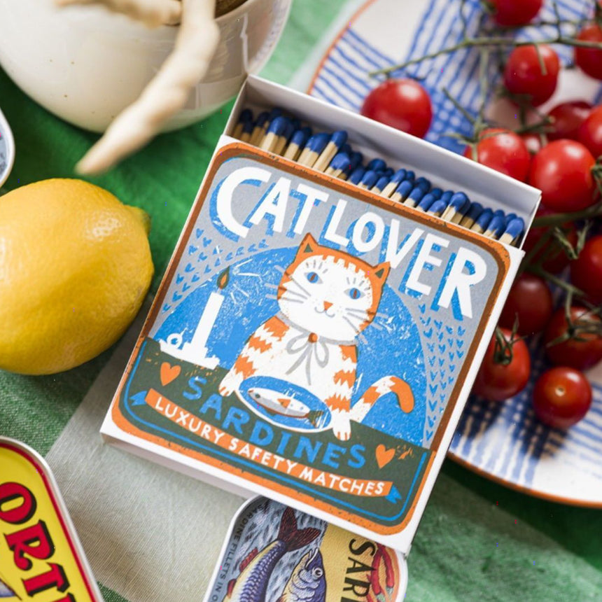 קופסת גפרורים: אוהב חתולים