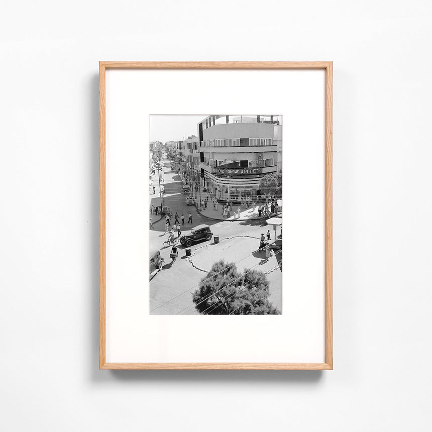 Light oak frame
